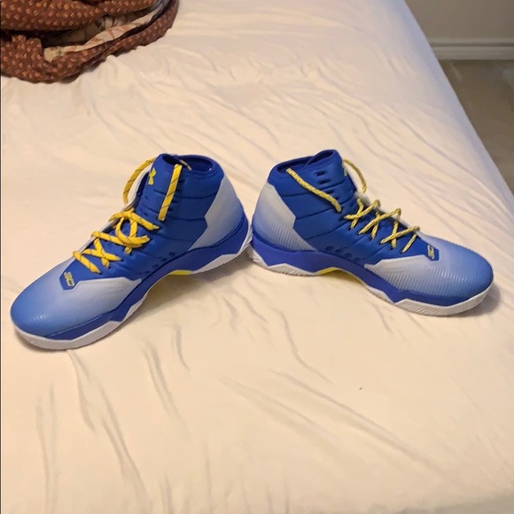steph curry blue and yellow shoes